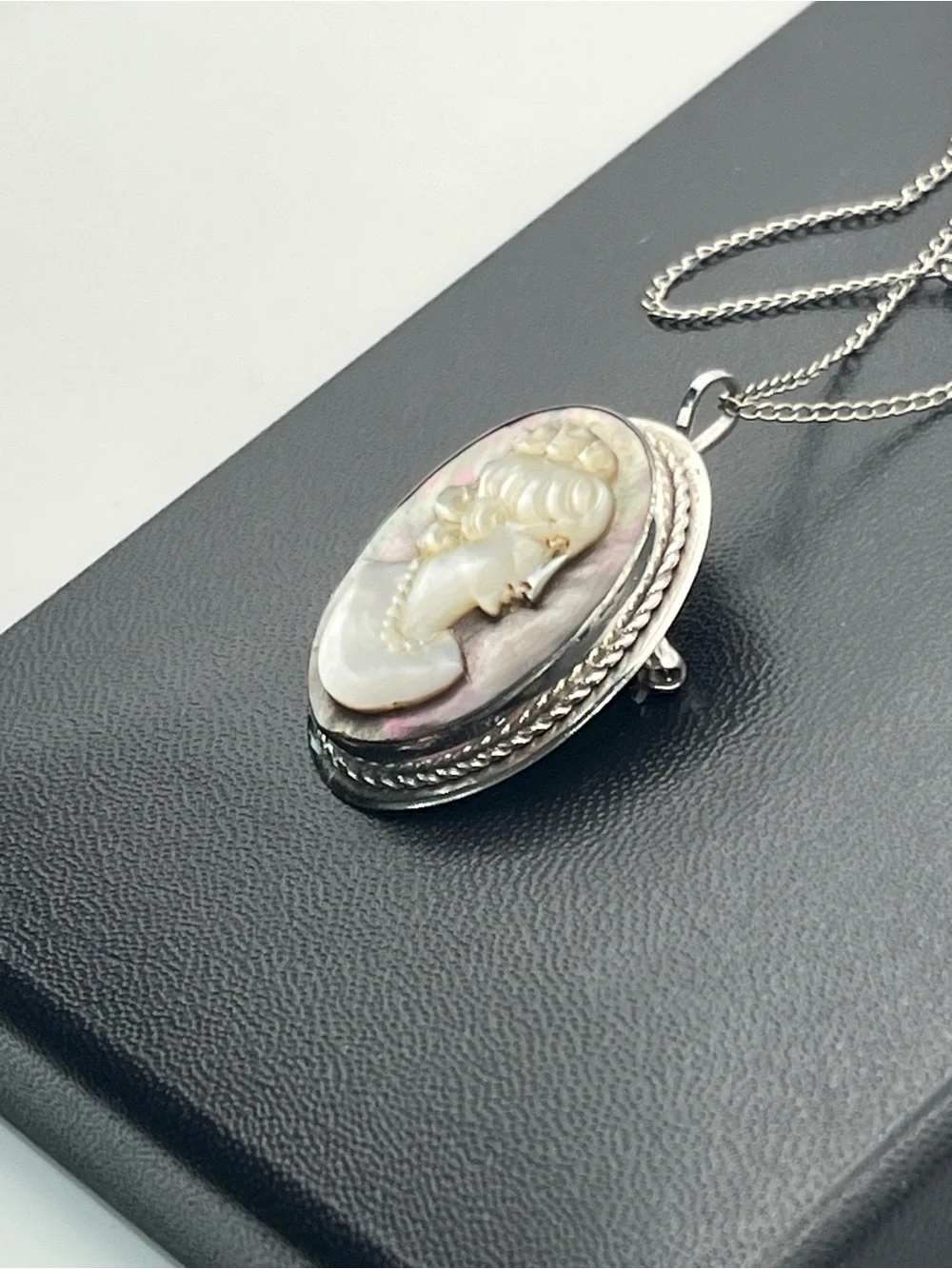 Van Dell mother f pearl carved Cameo lady silhouette brooch pin pendant necklace